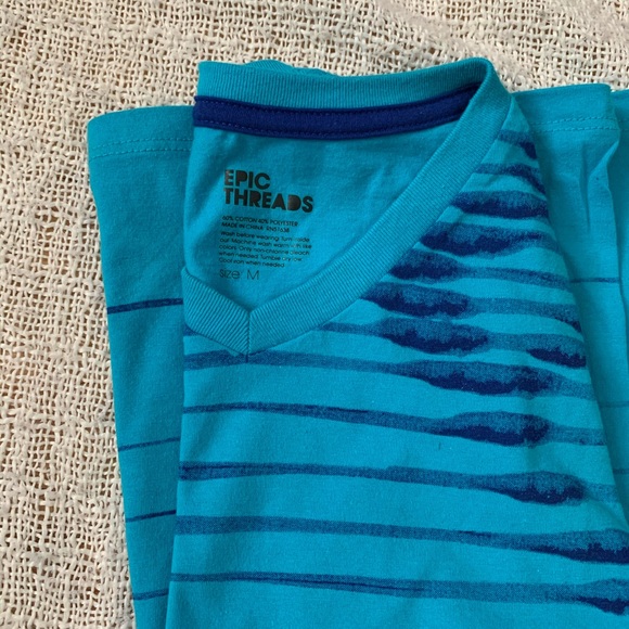 Boys Epic Threads Blue Striped T-Shirt Size Medium - Picture 4 of 4